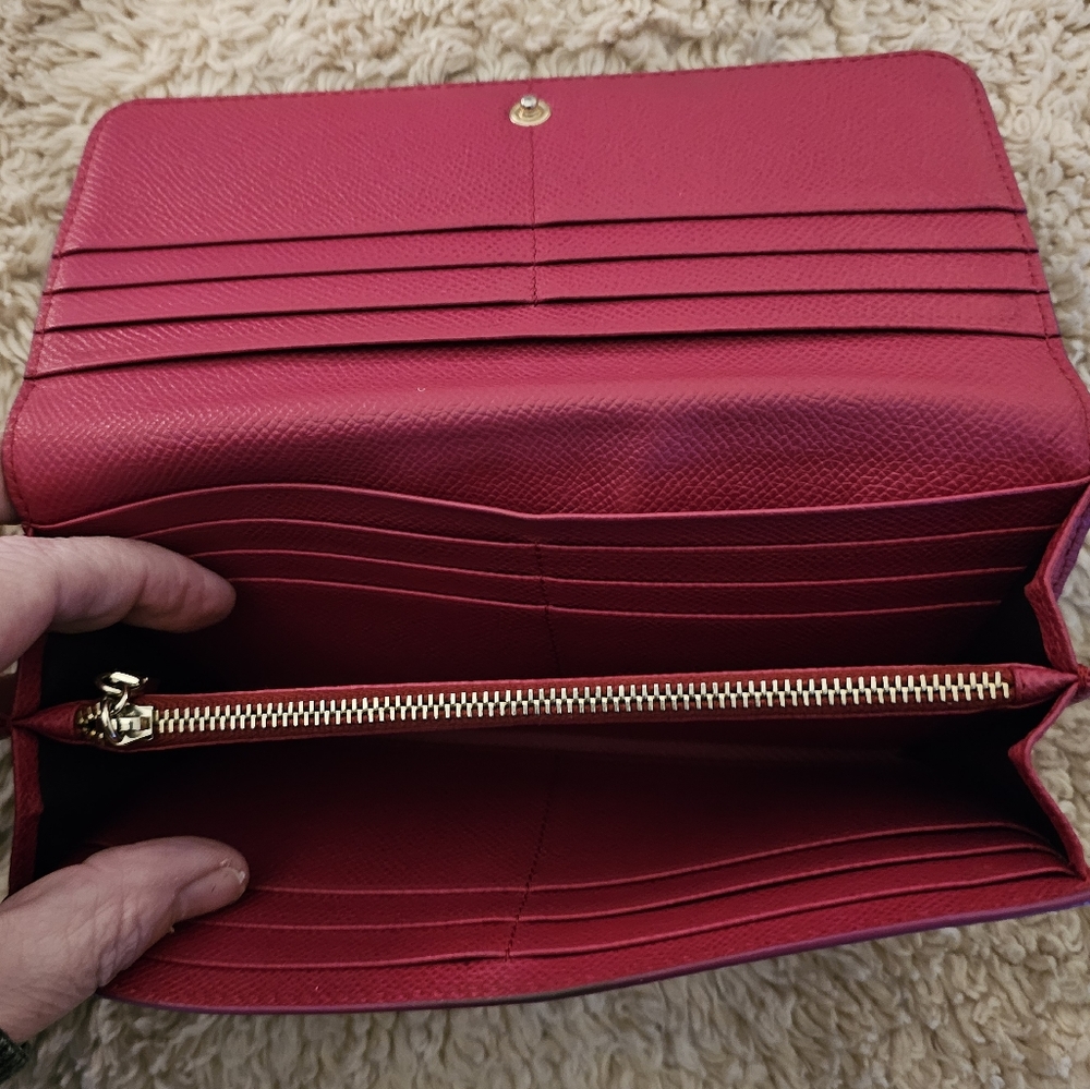 TOD’S Long Flap Continental wallet in Deep Pink. Made in Italy. - Picture 7 of 14